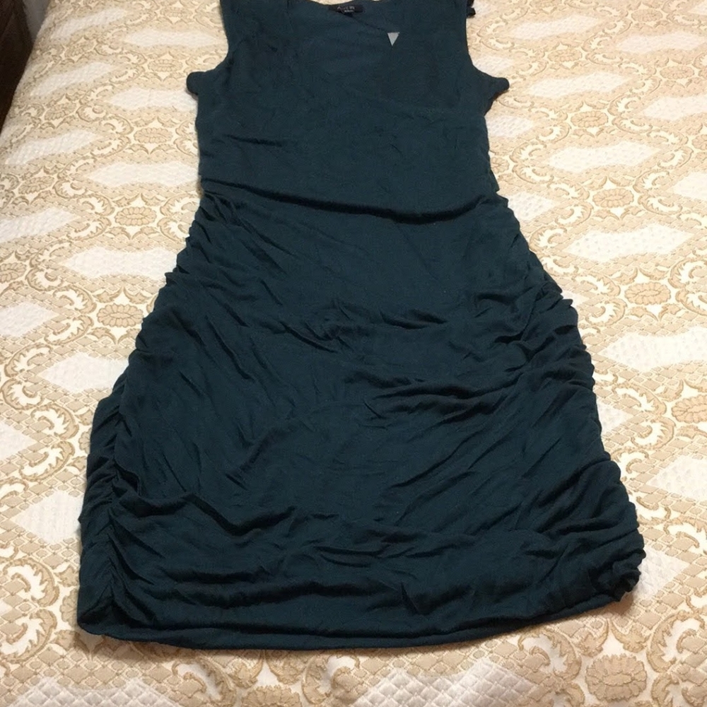 NWT !  APT 9 DARK GREEN SHIRRED MIDI DRESS